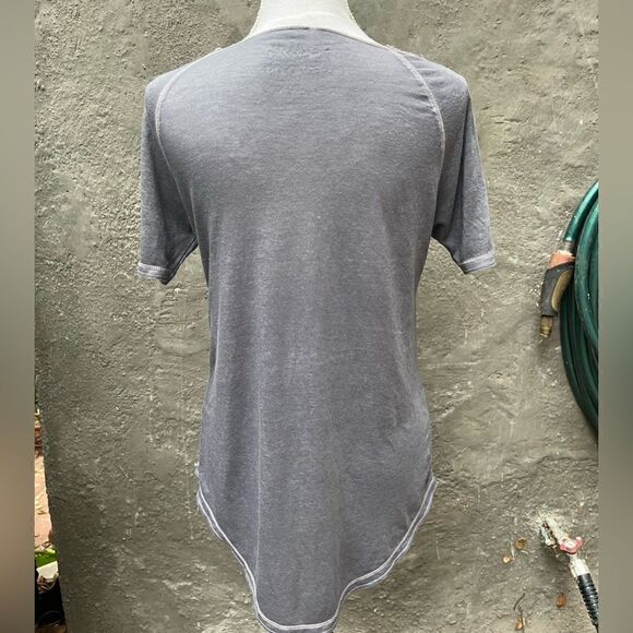 LUCKY BRAND DEF LEPPARD DISTRESSED STUDDED LOGO TEE SHORT SLEEVE GREY T-SHIRT S - Picture 9 of 9